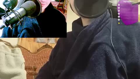 Snapshot of moonsire chatting on 01-07-25, 04:50 Moonsire online show from 01-07-25, 04:50