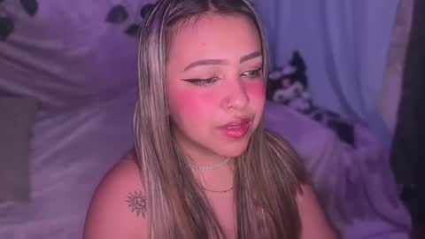 Snapshot of moonxxvelvet chatting on 03-03-26, 01:01 moonxxvelvet online show from 03-03-26, 01:01