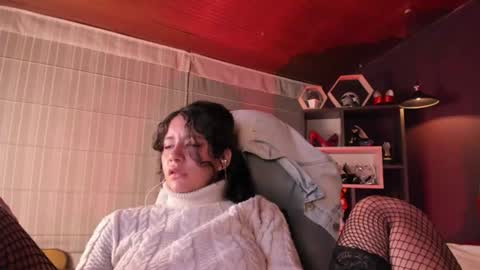 Snapshot of moony_14 chatting on 06-19-26, 02:54 Michelle online show from 06-19-26, 02:54