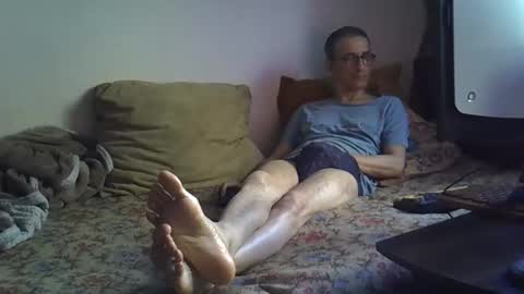 Snapshot of moovurey16 chatting on 04-26-26, 01:36 Alex online show from 04-26-26, 01:36