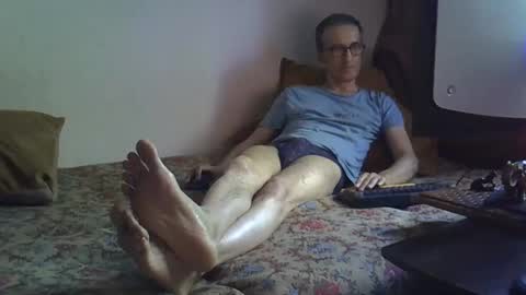Snapshot of moovurey16 chatting on 05-08-26, 01:55 Alex online show from 05-08-26, 01:55
