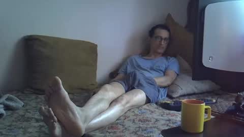 Snapshot of moovurey16 chatting on 05-19-26, 01:22 Alex online show from 05-19-26, 01:22
