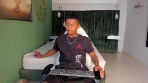 Snapshot of morenitodigno chatting on 10-03-25, 06:49 Mmorenito online show from 10-03-25, 06:49