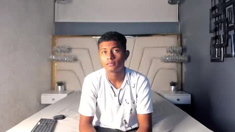 Snapshot of morenitodigno chatting on 10-15-25, 06:52 Mmorenito online show from 10-15-25, 06:52