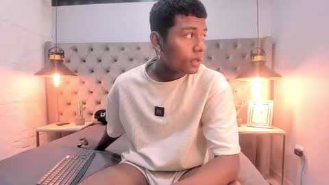 Snapshot of morenitodigno chatting on 10-21-25, 07:25 Mmorenito online show from 10-21-25, 07:25