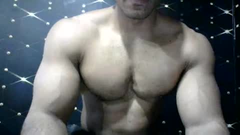 Snapshot of moreno1muscular chatting on 03-09-25, 04:00 moreno1muscular online show from 03-09-25, 04:00