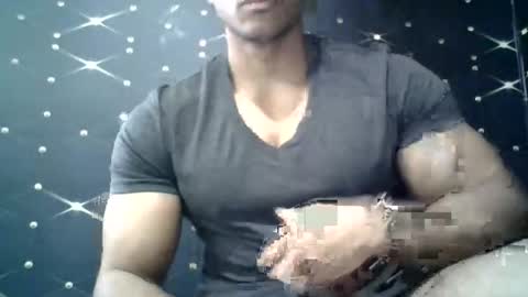 Snapshot of moreno1muscular chatting on 03-10-25, 12:48 moreno1muscular online show from 03-10-25, 12:48