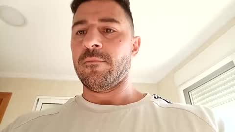 Snapshot of morfeo6 chatting on 11-10-25, 08:57 morfeo6 online show from 11-10-25, 08:57