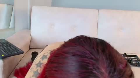 Snapshot of morganacrowley_ chatting on 02-27-25, 02:10 Morgana online show from 02-27-25, 02:10