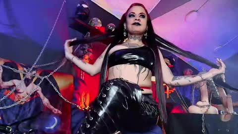 Snapshot of morganacrowley_ chatting on 11-21-25, 12:15 Morgana online show from 11-21-25, 12:15