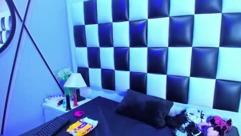 morganasmit_ online show from 12-19-25, 02:13