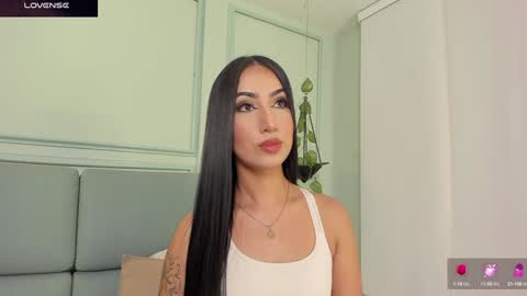 Snapshot of morganlake_ chatting on 02-26-25, 01:43 Morgan online show from 02-26-25, 01:43