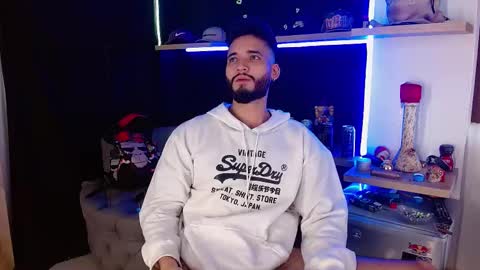 Snapshot of morgann_jones chatting on 03-06-25, 07:10 morgan online show from 03-06-25, 07:10