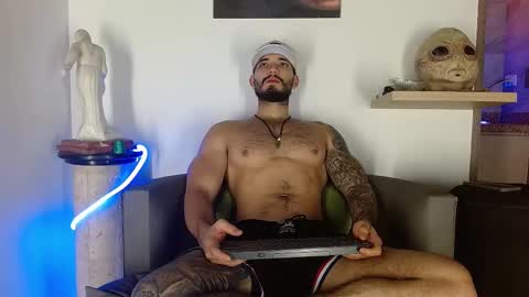 Snapshot of morgann_jones chatting on 10-11-25, 05:00 morgan online show from 10-11-25, 05:00