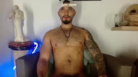 Snapshot of morgann_jones chatting on 10-24-25, 04:58 morgan online show from 10-24-25, 04:58