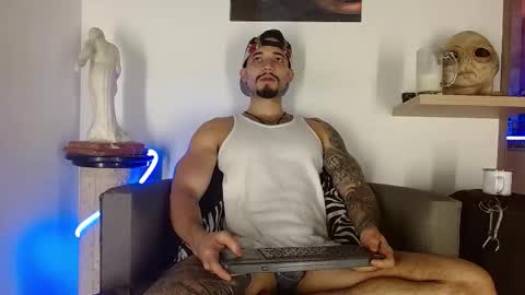 Snapshot of morgann_jones chatting on 11-12-25, 12:11 morgan online show from 11-12-25, 12:11