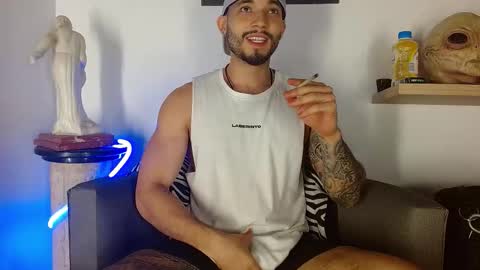 Snapshot of morgann_jones chatting on 11-25-25, 12:10 morgan online show from 11-25-25, 12:10