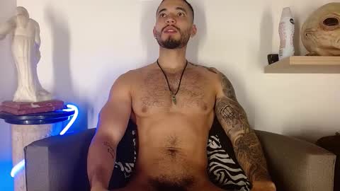 Snapshot of morgann_jones chatting on 11-25-25, 06:08 morgan online show from 11-25-25, 06:08