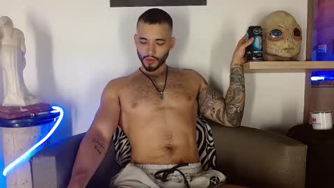 Snapshot of morgann_jones chatting on 12-04-25, 03:43 morgan online show from 12-04-25, 03:43