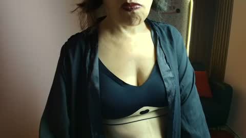 Snapshot of moriahstorm chatting on 07-13-26, 01:47 Moriah online show from 07-13-26, 01:47