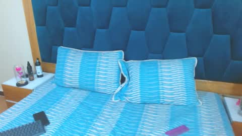 Snapshot of morrigan_luxus chatting on 11-15-25, 12:08 morrigan_luxus online show from 11-15-25, 12:08