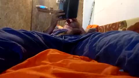 Snapshot of mospeleu chatting on 06-21-26, 12:02 Nomadu online show from 06-21-26, 12:02