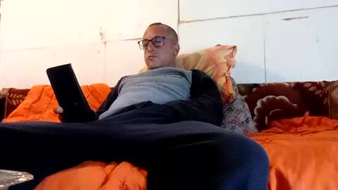 Snapshot of mospeleu chatting on 07-27-26, 05:47 Nomadu online show from 07-27-26, 05:47
