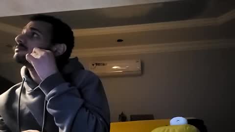 Snapshot of moss127 chatting on 01-01-25, 11:51 twennysevv27 online show from 01-01-25, 11:51