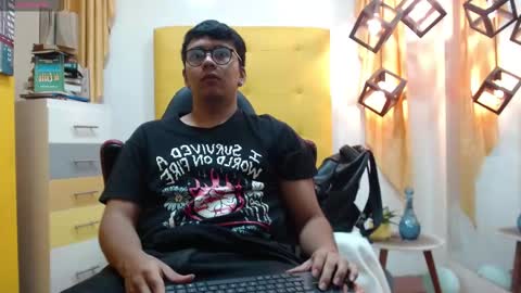 Mou Fly online show from 09-15-25, 12:27