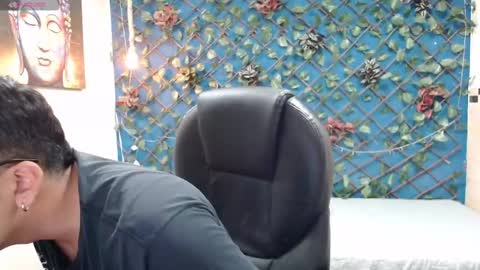 Mou Fly online show from 10-05-25, 11:19