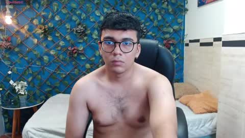 Mou Fly online show from 11-21-25, 03:54