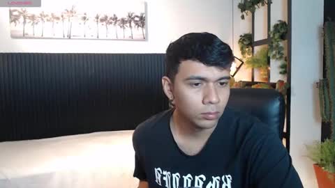 Mou Fly online show from 11-25-25, 12:05