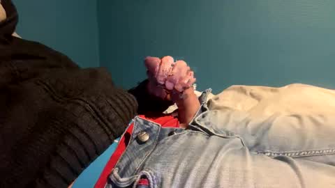 Snapshot of mouillelenos chatting on 02-16-26, 07:10 CamO online show from 02-16-26, 07:10