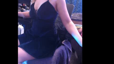 mountainbeauty online show from 03-11-25, 01:37