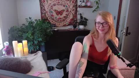 Snapshot of mousiegirl chatting on 08-04-26, 06:54 Mousie online show from 08-04-26, 06:54
