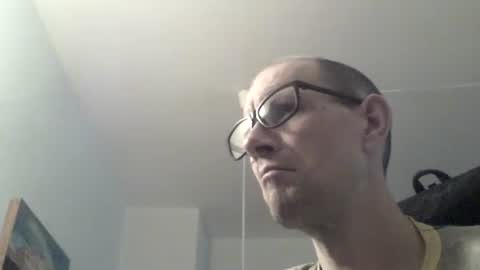 Snapshot of moviem1978 chatting on 12-17-24, 08:56 Frederik online show from 12-17-24, 08:56