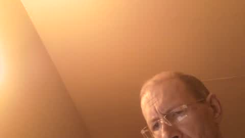 Snapshot of moviem1978 chatting on 12-29-24, 08:26 Frederik online show from 12-29-24, 08:26