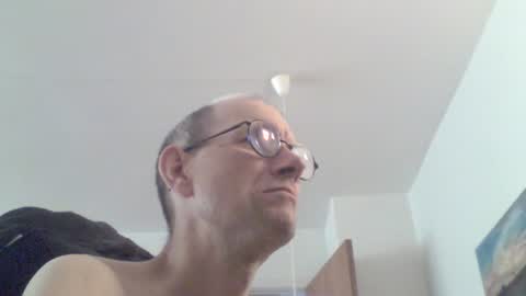 Snapshot of moviem1978 chatting on 07-22-26, 10:07 Frederik online show from 07-22-26, 10:07