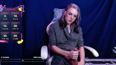 Snapshot of moxynverve chatting on 01-11-26, 07:41 Moxy online show from 01-11-26, 07:41