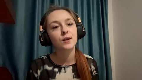 Snapshot of mozelleberendt chatting on 12-03-25, 03:32 Jenny online show from 12-03-25, 03:32
