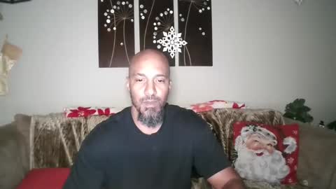 Snapshot of mr___good chatting on 12-16-24, 05:17 Mr. Good and Ms. Plenty online show from 12-16-24, 05:17