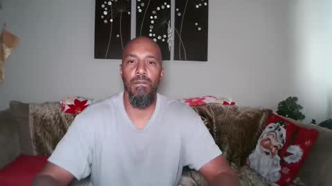 Snapshot of mr___good chatting on 12-17-24, 08:32 Mr. Good and Ms. Plenty online show from 12-17-24, 08:32