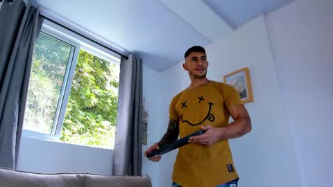 Snapshot of mr_adrian_ chatting on 07-02-26, 06:47 online show from 07-02-26, 06:47