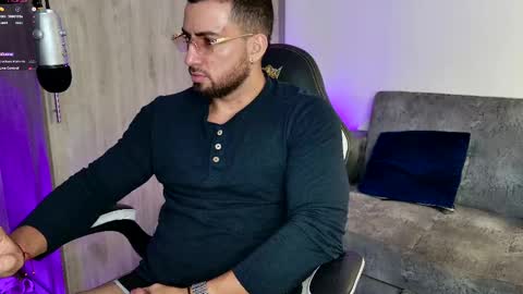 Snapshot of mr_david_cox chatting on 03-06-25, 01:03 David online show from 03-06-25, 01:03