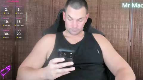 Snapshot of mr_mac69 chatting on 06-17-26, 11:05 Cam online show from 06-17-26, 11:05
