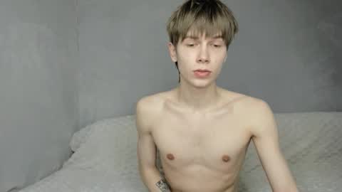Snapshot of mr_makentoshi chatting on 03-15-26, 09:32 Makentoshi online show from 03-15-26, 09:32
