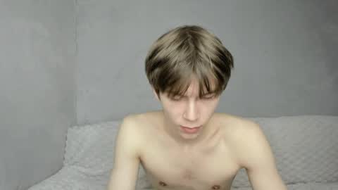 Snapshot of mr_makentoshi chatting on 04-13-26, 04:29 Makentoshi online show from 04-13-26, 04:29