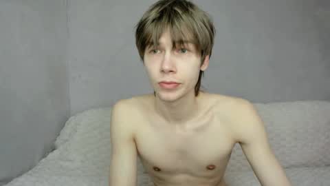 Snapshot of mr_makentoshi chatting on 04-26-26, 08:34 Makentoshi online show from 04-26-26, 08:34