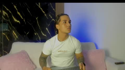 Snapshot of mr_maximo chatting on 04-20-26, 02:14 mr_maximo online show from 04-20-26, 02:14