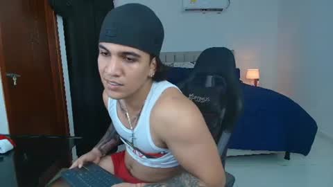 Snapshot of mr_maximo chatting on 06-10-26, 03:39 mr_maximo online show from 06-10-26, 03:39